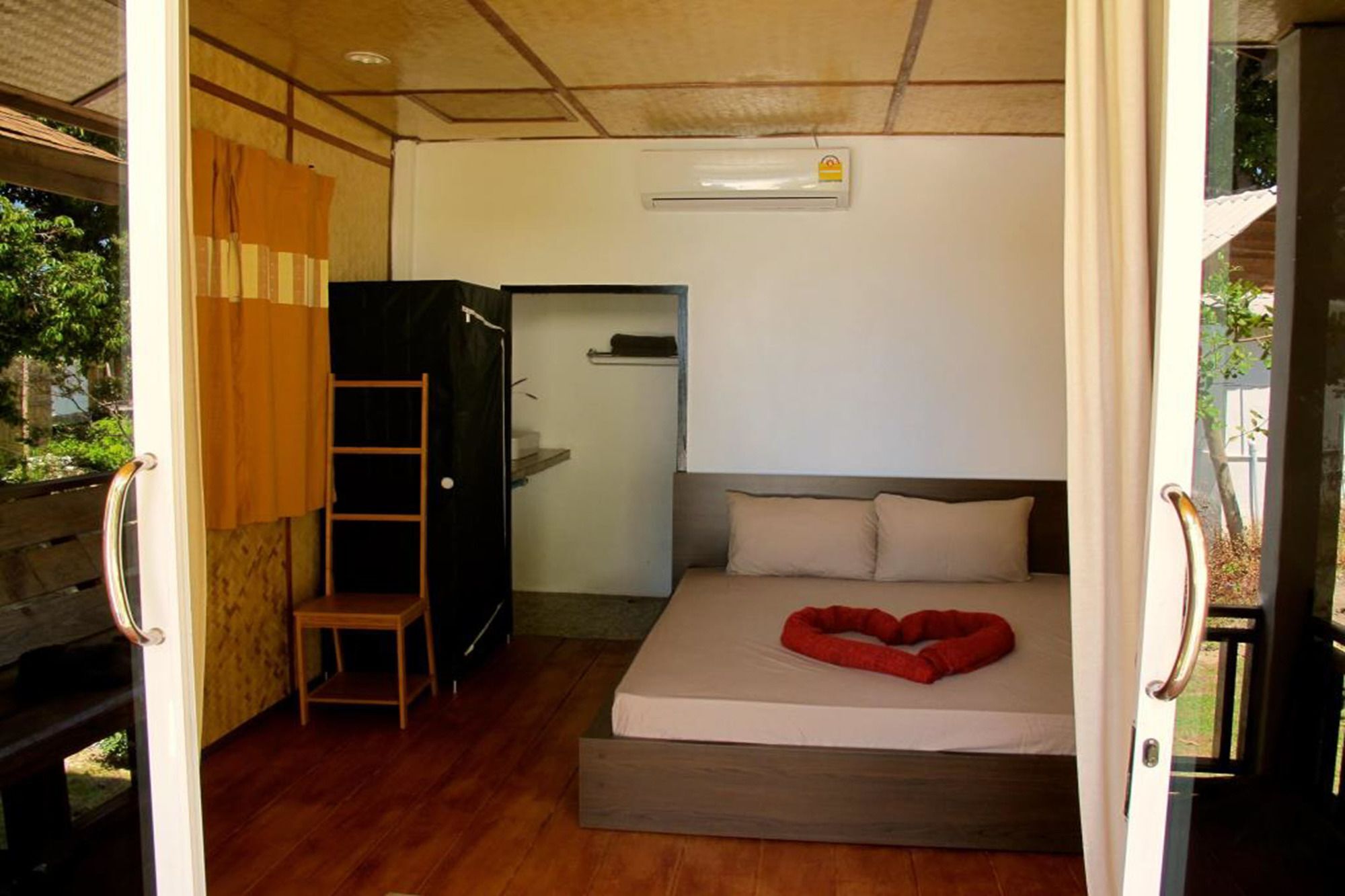 Pitiusas Beach Resort Koh Lipe Exterior photo